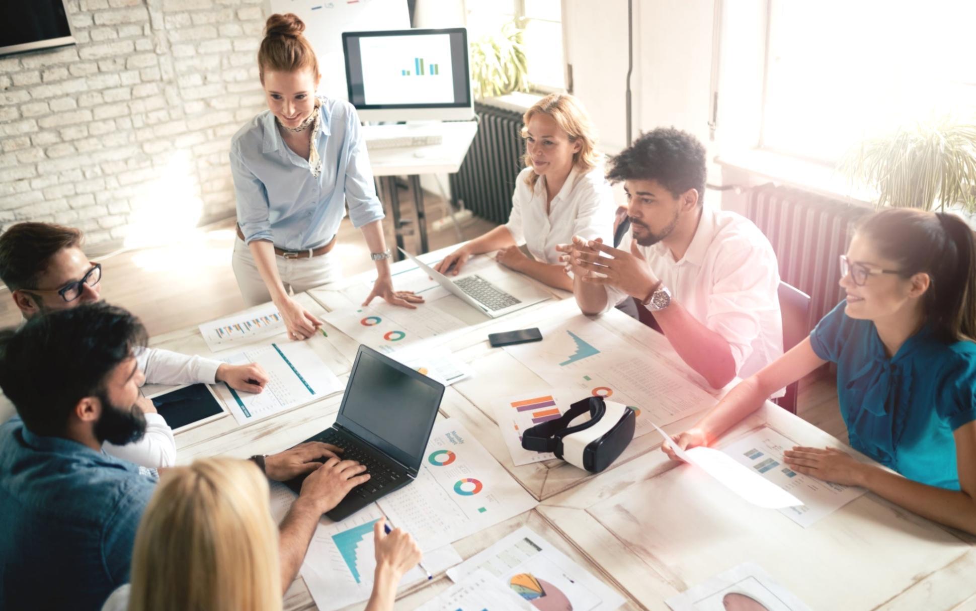 Structured financial reporting review at Traskud